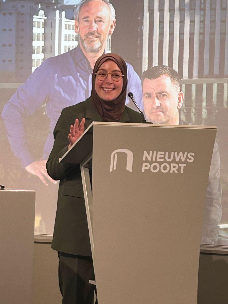 As a member of the Nieuwspoort press centre in The Hague, Roeland Associates, a communications and lobby consultancy, was invited to the presentation of the Anne Vondeling Award. image