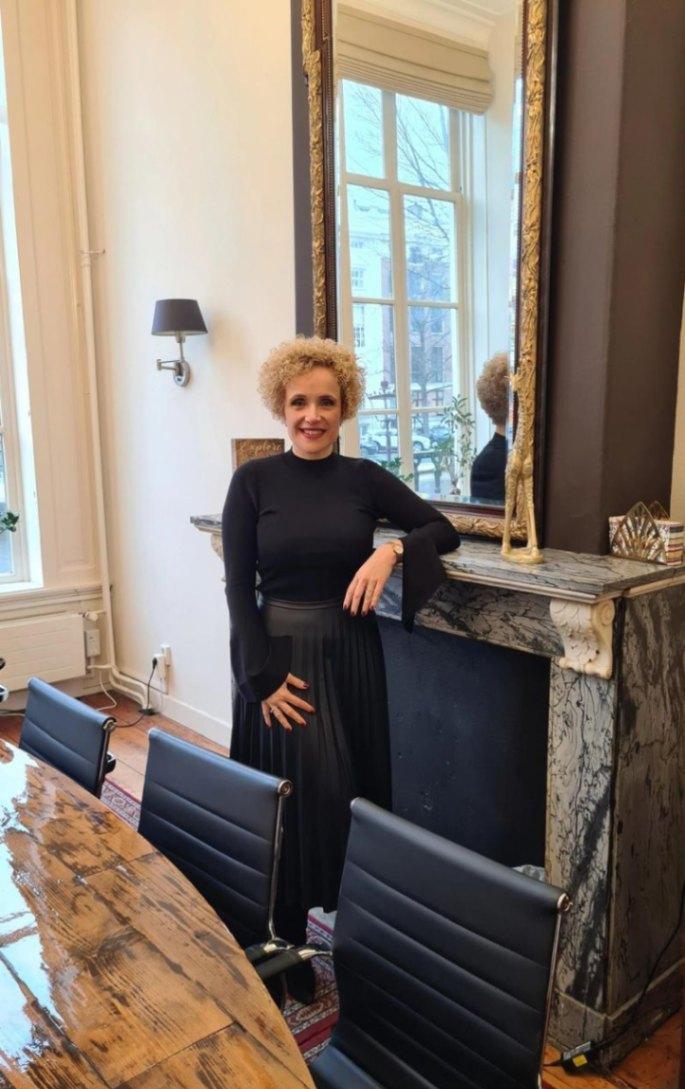 ๐๐ซ๐จ๐ญ๐ฌ ๐จ๐ฉ ๐ก๐๐ญ ๐ญ๐๐๐ฆ ๐ฏ๐๐ง ๐๐ญ๐ข๐๐ก๐ญ๐ข๐ง๐ ๐๐๐ซ๐ฌ๐จ๐ง๐๐๐ฅ๐ฌ๐๐จ๐ง๐๐ฌ ๐ฏ๐จ๐จ๐ซ ๐
๐ข๐ง๐๐ง๐๐ข๐๐๐ฅ ๐๐๐ฅ๐ณ๐ข๐ฃ๐ง. image