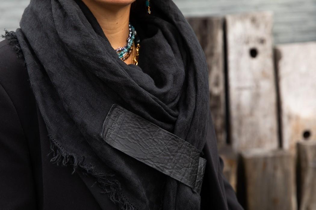 Linnen sjaals in nieuwe najaars- winterkleuren image