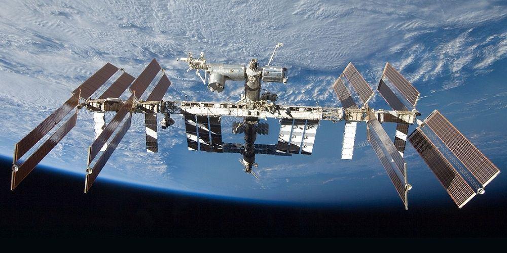 Wie Is Eigenaar van de Maan? De Nieuwe Ruimterace om Mars, Maanbases en Ruimte-Economie image