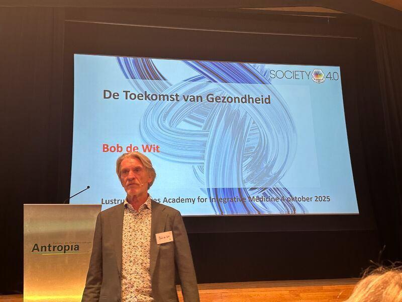 'Artificial Intelligence (AI) of Innerlijke Autotiteit (IA) - That's the Question', schrijft π· Marina (MH) de Haan π. image