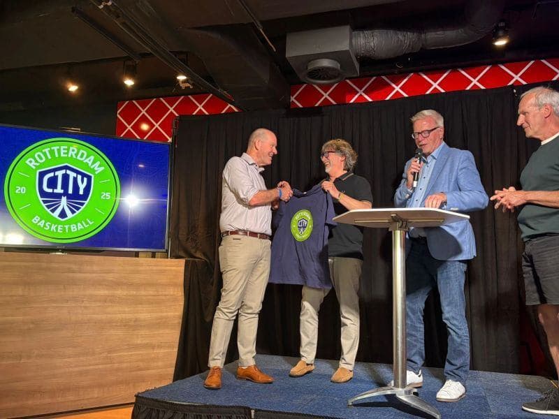 Zes seizoenen prijkte Zeeuw&Zeeuw op de schitterende tenues van Rotterdam City Basketball. image