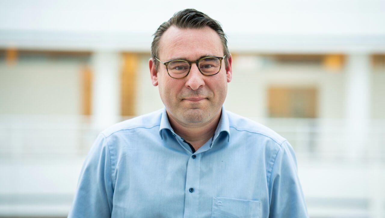 Richard de Mos opnieuw grootste in peiling gemeenteraadsverkiezingen Den Haag, D66 volgt op afstand image