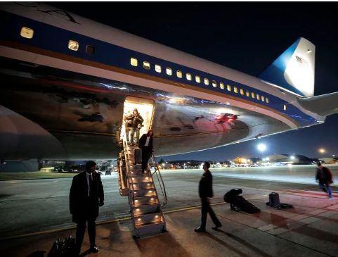 Air Force One Turns Back After Minor Electrical Issue as Trump Heads to Davos image
