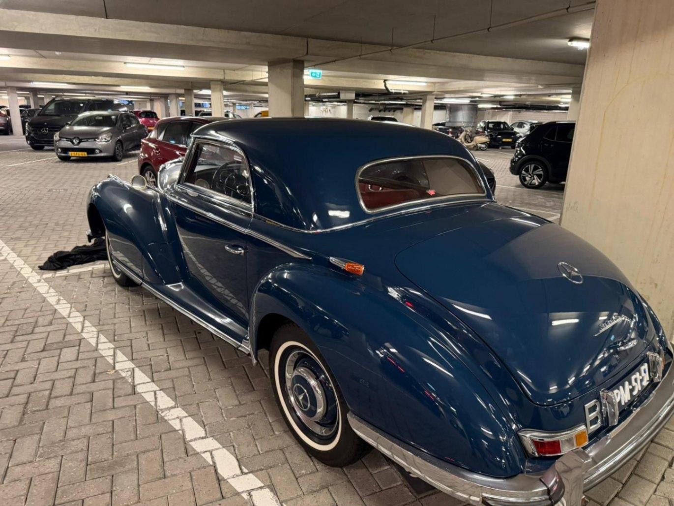 Mercedes-Benz 300 S (1953) A Timeless Icon of Pure Luxury image